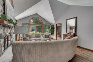 3040 Windfield Dr, Neenah, WI 54956 - Photo 15