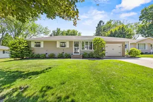 1779 Asbury Cir, Green Bay, WI 54303 - Photo 3