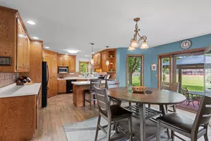 1194 Mdw Vw Ln, De Pere, WI 54115 - Photo 9
