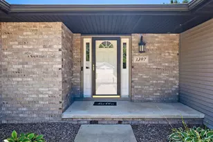 1397 Wellington Dr, Green Bay, WI 54173 - Photo 3