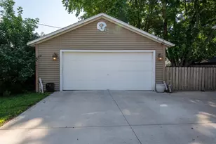 27 N Hickory St, Fond du Lac, WI 54935 - Photo 27