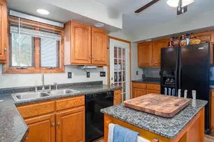 27 N Hickory St, Fond du Lac, WI 54935 - Photo 9