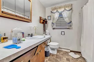 1827 Cormier Rd, Green Bay, WI 54313 - Photo 11