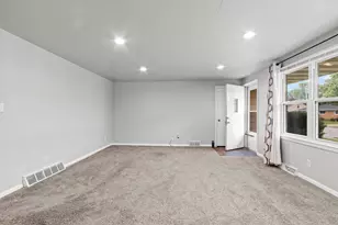 1366 Rockdale St, Green Bay, WI 54304 - Photo 7