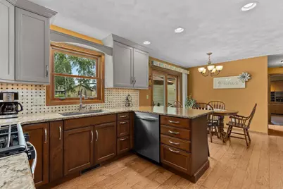 2623 W Sunnyview Circle, Appleton, WI 54914 - Photo 11