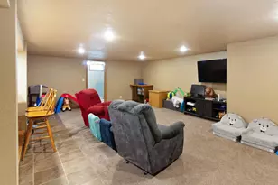613 Simonet St, Green Bay, WI 54301 - Photo 15