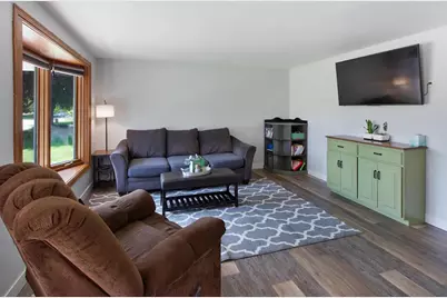 613 Simonet Street, Green Bay, WI 54301 - Photo 9