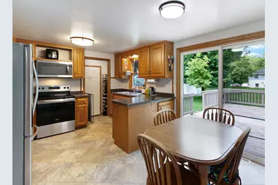 613 Simonet Street, Green Bay, WI 54301 - Photo 5