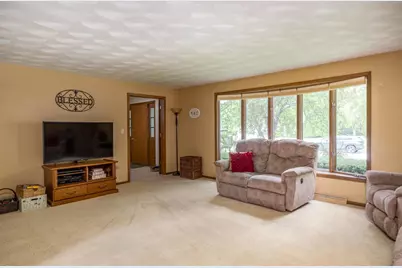 1715 N Viola Street, Appleton, WI 54911 - Photo 9