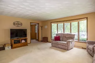 1715 N Viola St, Appleton, WI 54911 - Photo 9