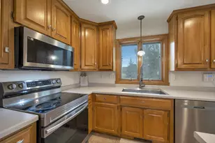 2501 Lopez Ln, Green Bay, WI 54311 - Photo 9