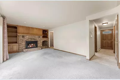 619 Saratoga Street, Green Bay, WI 54303 - Photo 5