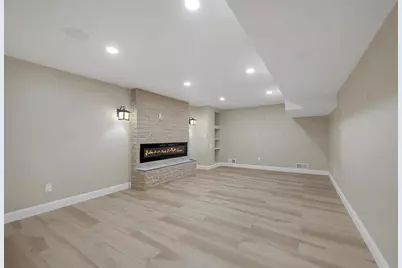 2485 Van View Court, Green Bay, WI 54311 - Photo 51
