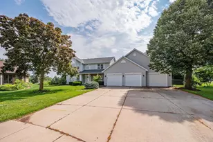 2485 Van View Ct, Green Bay, WI 54311 - Photo 71