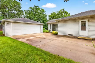 1049 Gregory Street, Neenah, WI 54956 - Photo 27