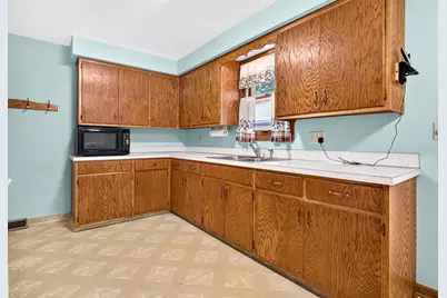 1049 Gregory Street, Neenah, WI 54956 - Photo 7