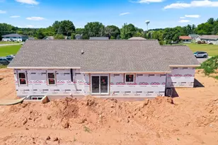 542 Riverview Dr, Berlin, WI 54923 - Photo 5