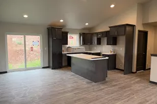 538 Riverview Dr, Berlin, WI 54923 - Photo 3