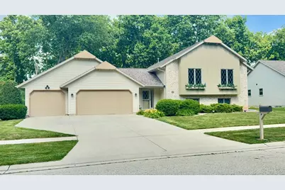 1071 Woodcrest Drive, Fond du Lac, WI 54935 - Photo 1