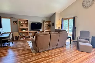 1071 Woodcrest Dr, Fond du Lac, WI 54935 - Photo 7