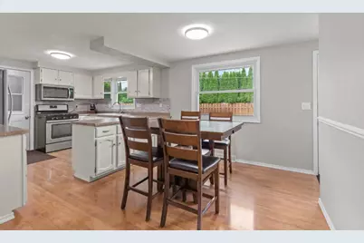 617 N Canterbury Drive, Appleton, WI 54915 - Photo 9
