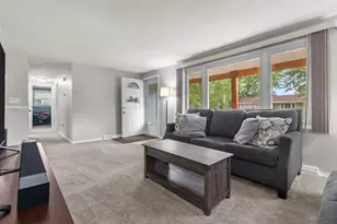 617 N Canterbury Dr, Appleton, WI 54915 - Photo 5