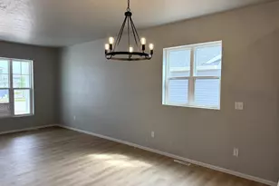 2209 Golden Gate Dr, Appleton, WI 54913 - Photo 3