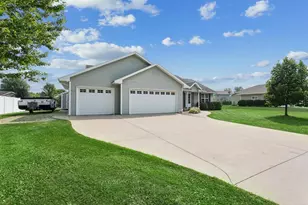388 Wooden Shoe Cir, Kaukauna, WI 54130 - Photo 27
