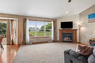 388 Wooden Shoe Cir, Kaukauna, WI 54130 - Photo 7
