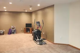 388 Wooden Shoe Cir, Kaukauna, WI 54130 - Photo 3