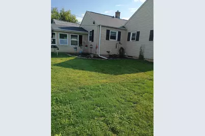 520 Pleasant Street, Oshkosh, WI 54901 - Photo 3