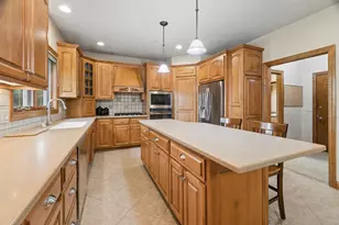 2917 E Fallcreek Ln, Appleton, WI 54913 - Photo 13