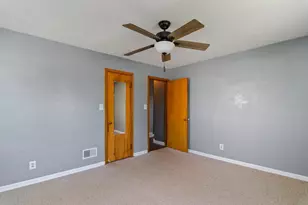 335 E Cedar St, Pulaski, WI 54162 - Photo 17