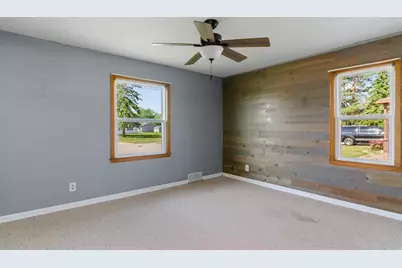 335 E Cedar Street, Pulaski, WI 54162 - Photo 15
