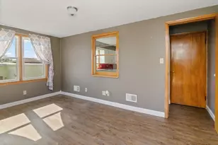 335 E Cedar St, Pulaski, WI 54162 - Photo 23