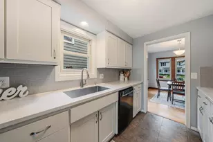 1704 N Erb St, Appleton, WI 54911 - Photo 9