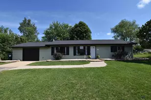 426 E Green Meadow Dr, Wautoma, WI 54982 - Photo 13