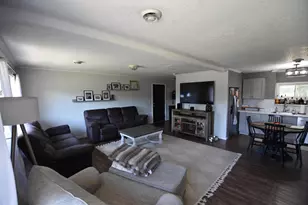426 E Green Meadow Dr, Wautoma, WI 54982 - Photo 3