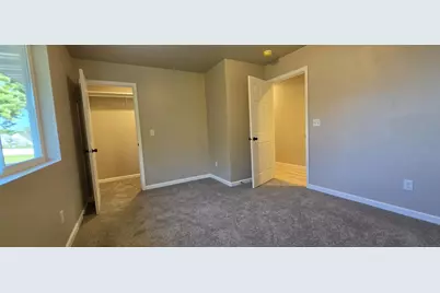 815 N Webster Avenue, Green Bay, WI 54302 - Photo 7
