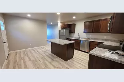 815 N Webster Avenue, Green Bay, WI 54302 - Photo 3
