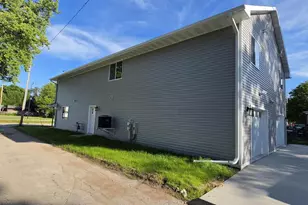 815 N Webster Ave, Green Bay, WI 54302 - Photo 15