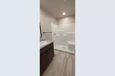 815 N Webster Avenue, Green Bay, WI 54302 - Photo 9