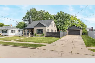 209 E 17th Street, Kaukauna, WI 54130 - Photo 1