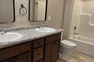 817 N Webster Ave, Green Bay, WI 54302 - Photo 9