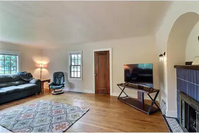 221 Gray Street, Green Bay, WI 54303 - Photo 5