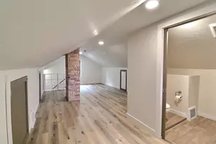 221 Gray St, Green Bay, WI 54303 - Photo 23