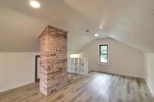221 Gray St, Green Bay, WI 54303 - Photo 25