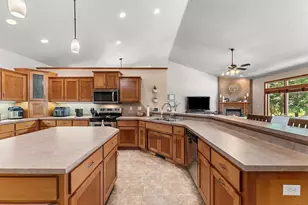 568 Royal Saint Pats Dr, Wrightstown, WI 54180 - Photo 27