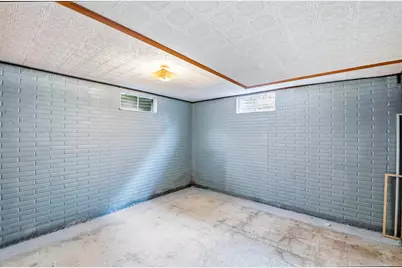 519 Robert Lane, Green Bay, WI 54311 - Photo 23