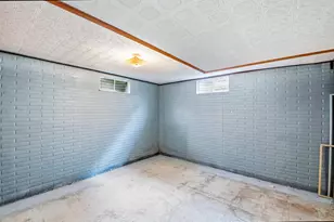 519 Robert Ln, Green Bay, WI 54311 - Photo 23